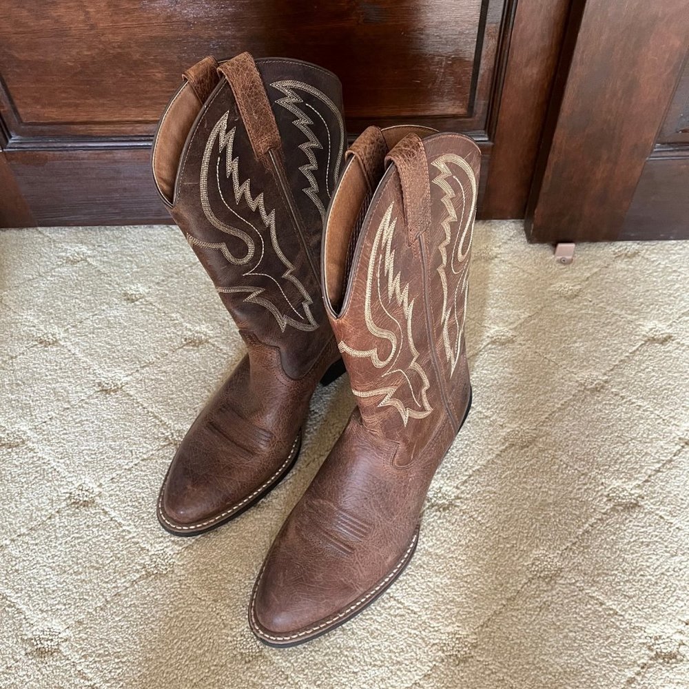 Mens Ariat Cowboy Boots- 8.5- worn once